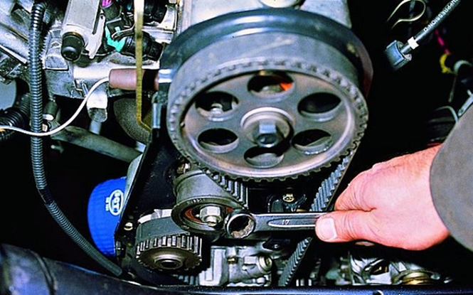 Самостоятельно меняем ремень ГРМ на ВАЗ 2108 в гаражных условиях