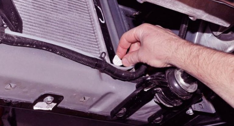 Как самостоятельно слить весь антифриз с Lada Kalina