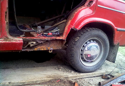 Замена порогов на легендарном автомобиле ВАЗ 2106