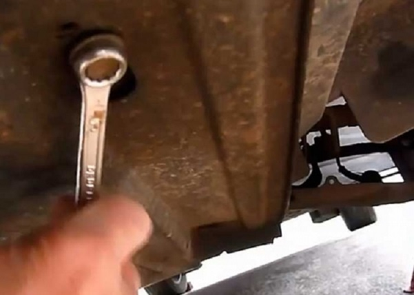 Как легко и просто заменить масло и фильтр на 2115 своими руками Как легко и просто заменить масло и фильтр на 2115 своими руками