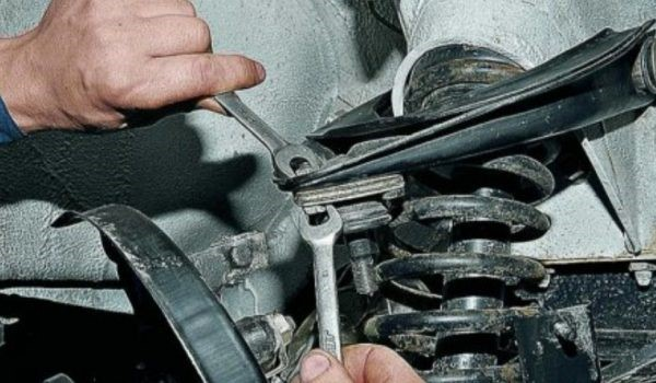 Как самостоятельно проверить и заменить шаровые опоры на ВАЗ 2107