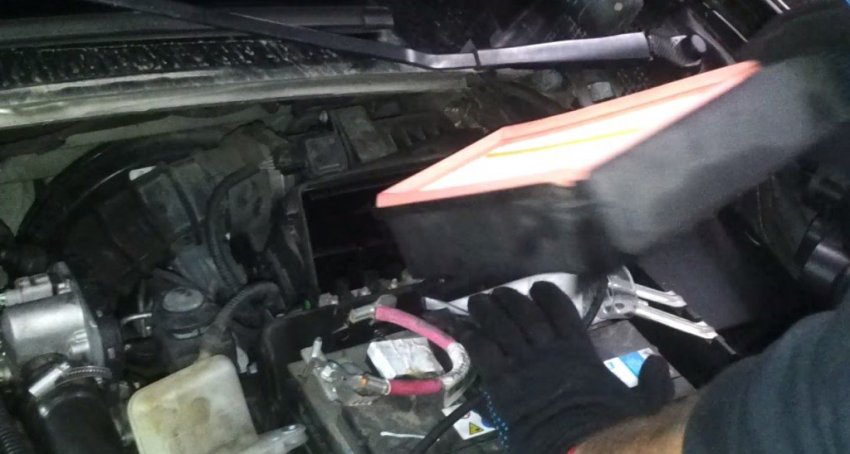 Процесс замены воздушного фильтра на Renault Scenic 3 (дизель): фото и видео