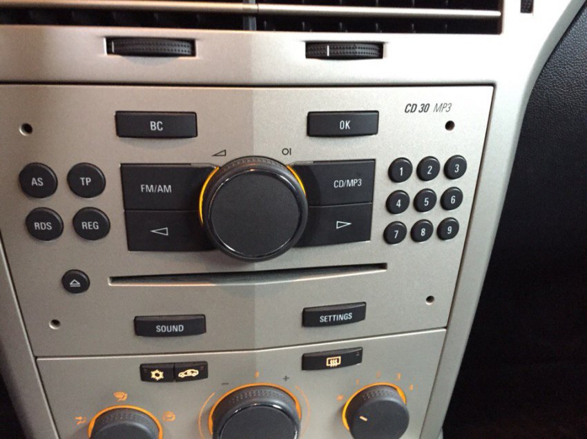 Штатная магнитола Opel Astra H и J: выбор, ремонт и установка головного устройства