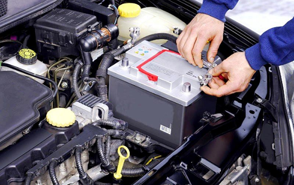Как заряжать необслуживаемый аккумулятор автомобиля
