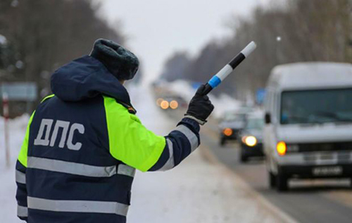 Можно ли оформить машину на человека без прав и несовершеннолетнего ребенка