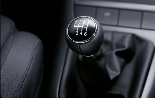 Переключение скоростей на механической коробке передач