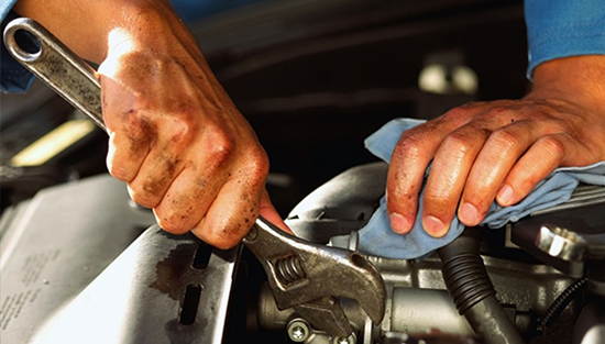 Машина дергается при нажатии на педаль газа: основные причины и способы их устранения Машина дергается при нажатии на педаль газа: основные причины и способы их устранения