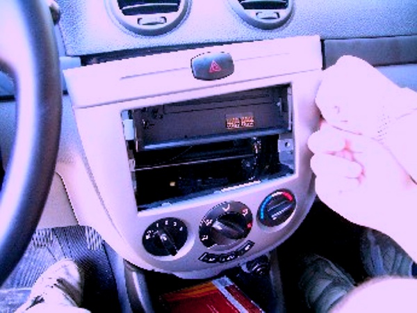 Выбор, установка и подключение 2 DIN автомагнитолы и переходной рамки для нее: рейтинг и инструкция Выбор, установка и подключение 2 DIN автомагнитолы и переходной рамки для нее: рейтинг и инструкция