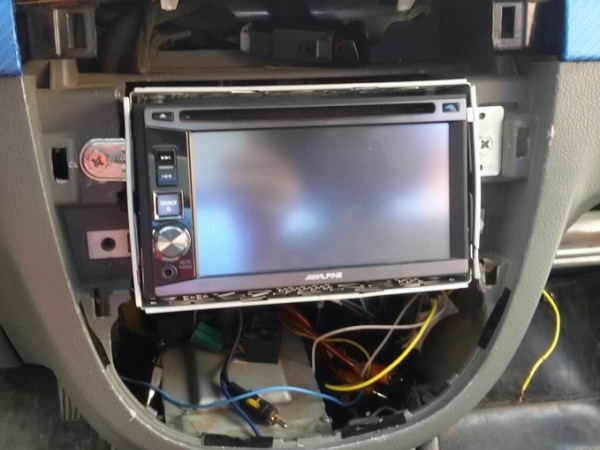 Выбор, установка и подключение 2 DIN автомагнитолы и переходной рамки для нее: рейтинг и инструкция Выбор, установка и подключение 2 DIN автомагнитолы и переходной рамки для нее: рейтинг и инструкция