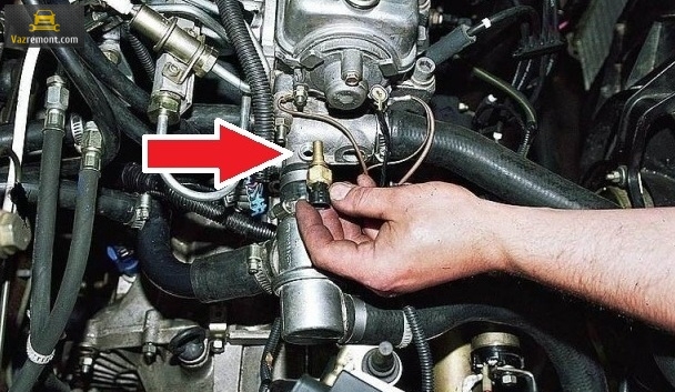 Схема и замена датчика температуры охлаждающей жидкости, включения вентилятора и ДТВС ВАЗ 2110 Схема и замена датчика температуры охлаждающей жидкости, включения вентилятора и ДТВС ВАЗ 2110