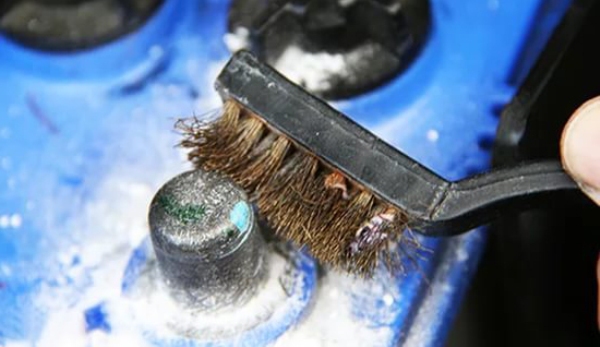 Как зарядить аккумулятор автомобиля зарядным устройством: порядок правильной зарядки АКБ Как зарядить аккумулятор автомобиля зарядным устройством: порядок правильной зарядки АКБ