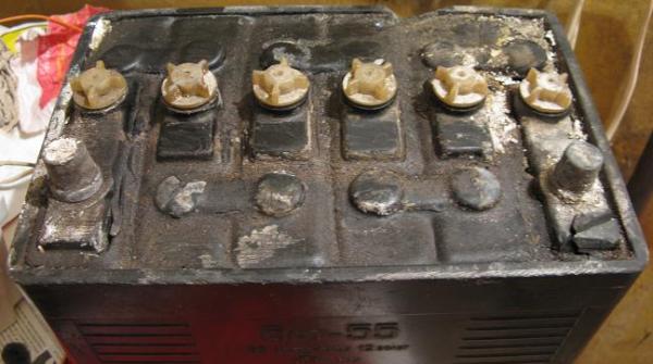 Какой срок службы аккумулятора автомобиля, как узнать дату производства и гарантию на АКБ? Какой срок службы аккумулятора автомобиля, как узнать дату производства и гарантию на АКБ?