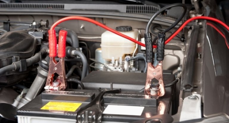 Сколько нужно заряжать аккумулятор автомобиля зарядным устройством (время зарядки)