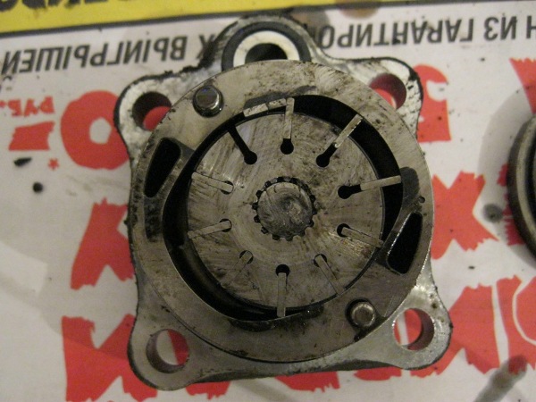 Ремонт рейки гидроусилителя руля своими руками: туго крутится, причины неисправности и замена ГУР Ремонт рейки гидроусилителя руля своими руками: туго крутится, причины неисправности и замена ГУР