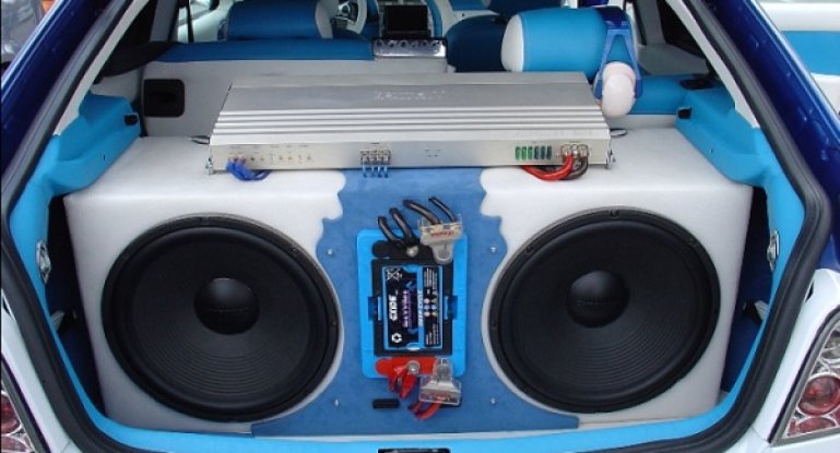 Как подобрать автомобильный усилитель звука к колонкам в машину: зачем нужен усилок, рейтинг и выбор