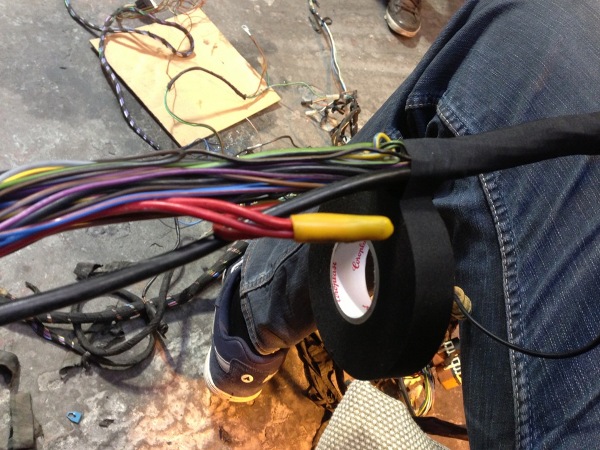 Как подключить усилитель к магнитоле в машине: схема подключения и установка в авто своими руками