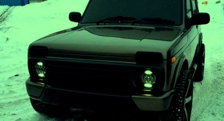 Подфарники и фары на Ниву 21214: тюнинг, регулировка и выбор танковой и хрустальной оптики