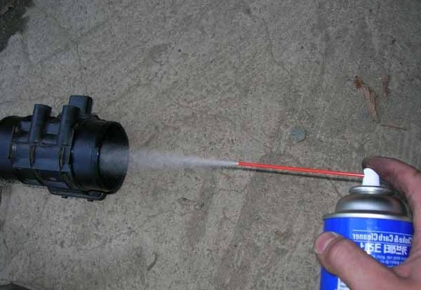 Признаки неисправности ДМРВ ВАЗ 2110: чистка, ремонт и проверка датчика массового расхода воздуха Признаки неисправности ДМРВ ВАЗ 2110: чистка, ремонт и проверка датчика массового расхода воздуха