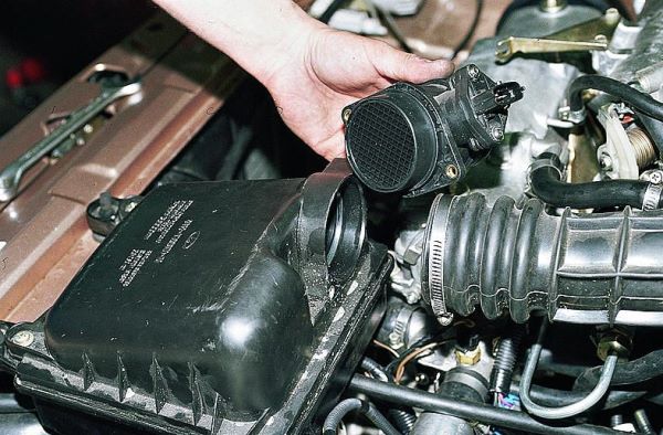 Чистка ДМРВ: как и чем почистить датчик массового расхода воздуха, очистители и жидкости для промывки