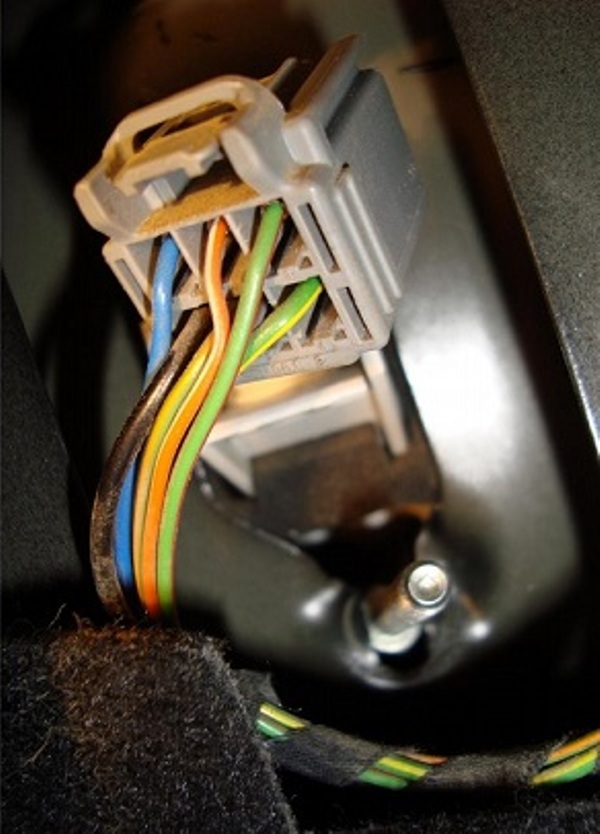 Замена лампочки заднего стоп-сигнала: как заменить на двухконтактную лампу или другую