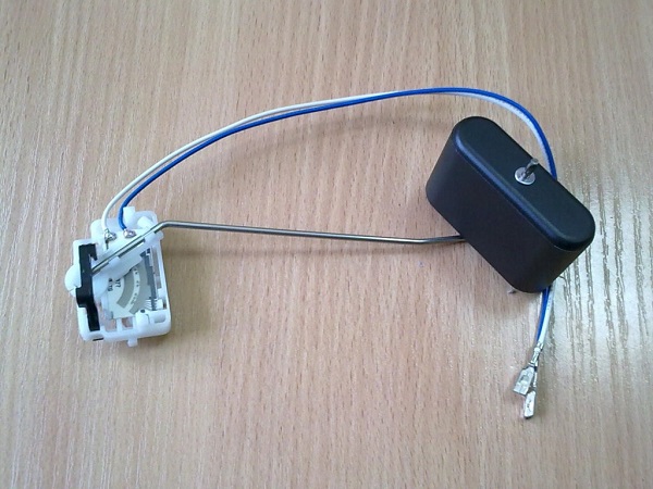 Ремонт, замена и схема датчика уровня топлива в баке: неправильно показывает и не работает указатель