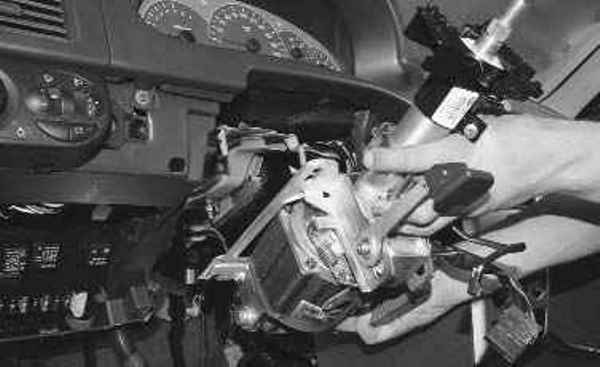 Неисправности электроусилителя руля Lada Priora и способы их устранения: схема и ремонт ЭУР и ГУР Неисправности электроусилителя руля Lada Priora и способы их устранения: схема и ремонт ЭУР и ГУР