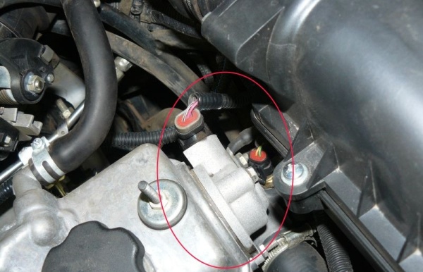 Регулятор детонации и датчик фаз ВАЗ 2114 8 клапанов и 2115: признаки неисправности, как проверить Регулятор детонации и датчик фаз ВАЗ 2114 8 клапанов и 2115: признаки неисправности, как проверить