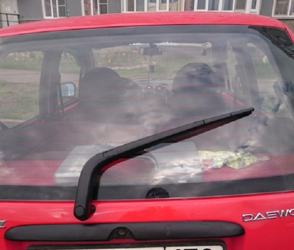 Описание щеток стеклоочистителя и их виды: гибридные, бескаркасные и каркасные автомобильные дворники