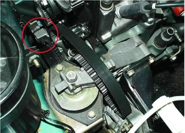 Расположение и принцип работы датчика коленвала: где находится контроллер положения коленчатого вала Расположение и принцип работы датчика коленвала: где находится контроллер положения коленчатого вала