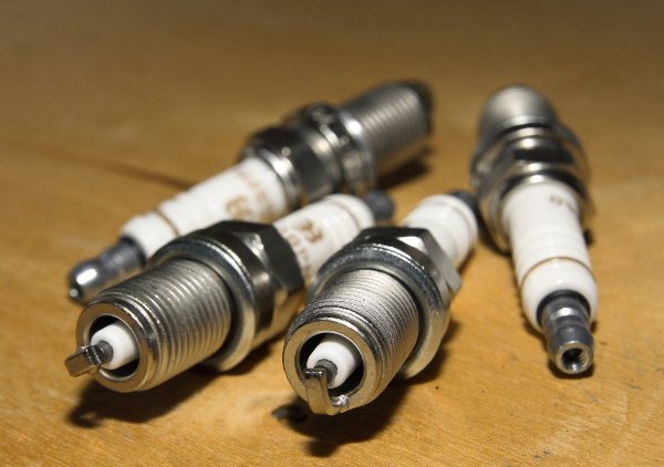 Какие свечи на Lada Priora 16 кл лучше: замена элементов зажигания, как поменять и поставить