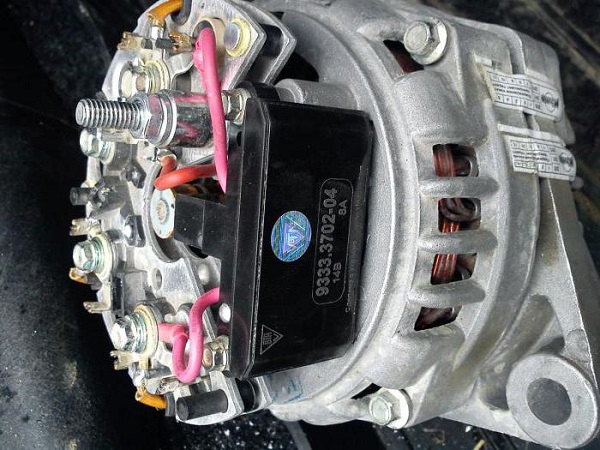 Ремонт и снятие генератора ВАЗ 2114, замена щеток, ремня и подшипника: устройство, как снять узел Ремонт и снятие генератора ВАЗ 2114, замена щеток, ремня и подшипника: устройство, как снять узел