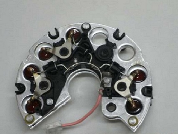 Ремонт и снятие генератора ВАЗ 2114, замена щеток, ремня и подшипника: устройство, как снять узел Ремонт и снятие генератора ВАЗ 2114, замена щеток, ремня и подшипника: устройство, как снять узел