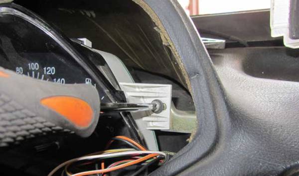 Ремонт, тюнинг и распиновка панели приборов ВАЗ 2110: не работает комбинация и не горит приборный щиток, диагностика и снятие приборки