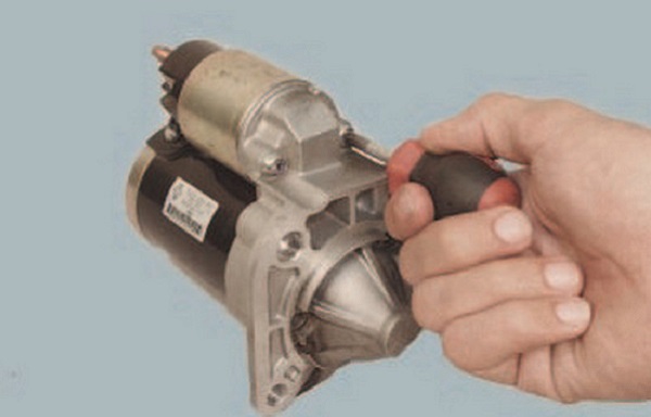 Не заводится и не крутит стартер Renault Megane, Logan, Fluence и Scenic 2: замена устройства Не заводится и не крутит стартер Renault Megane, Logan, Fluence и Scenic 2: замена устройства