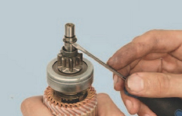 Не заводится и не крутит стартер Renault Megane, Logan, Fluence и Scenic 2: замена устройства Не заводится и не крутит стартер Renault Megane, Logan, Fluence и Scenic 2: замена устройства