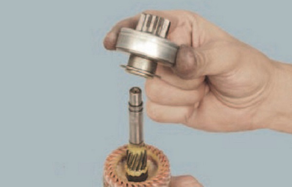 Не заводится и не крутит стартер Renault Megane, Logan, Fluence и Scenic 2: замена устройства Не заводится и не крутит стартер Renault Megane, Logan, Fluence и Scenic 2: замена устройства