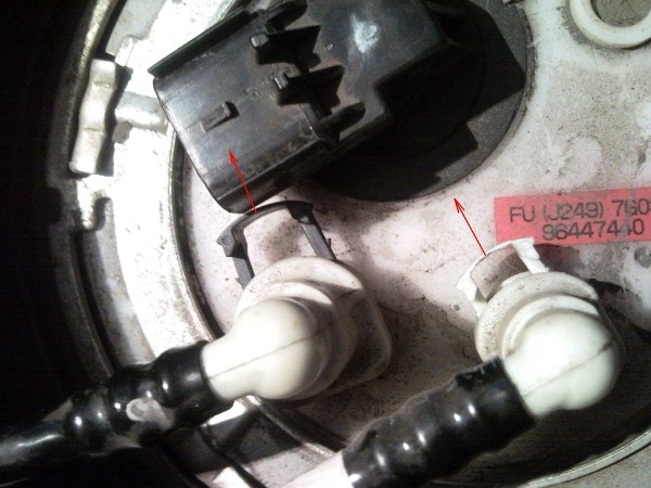 Где находится датчик температуры охлаждающей жидкости Chevrolet Niva, детонации, фаз и скорости, распредвала и уровня топлива Где находится датчик температуры охлаждающей жидкости Chevrolet Niva, детонации, фаз и скорости, распредвала и уровня топлива