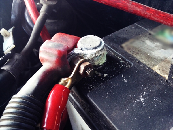 Как проверить аккумулятор автомобиля прибором для проверки аккумуляторных батарей: диагностика АКБ Как проверить аккумулятор автомобиля прибором для проверки аккумуляторных батарей: диагностика АКБ