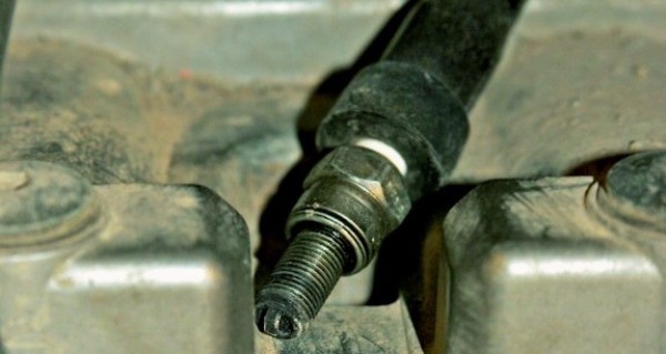 Как самому проверить свечи зажигания: проверка состояния и работоспособности СЗ с помощью прибора, щупа и стенда своими руками по видео