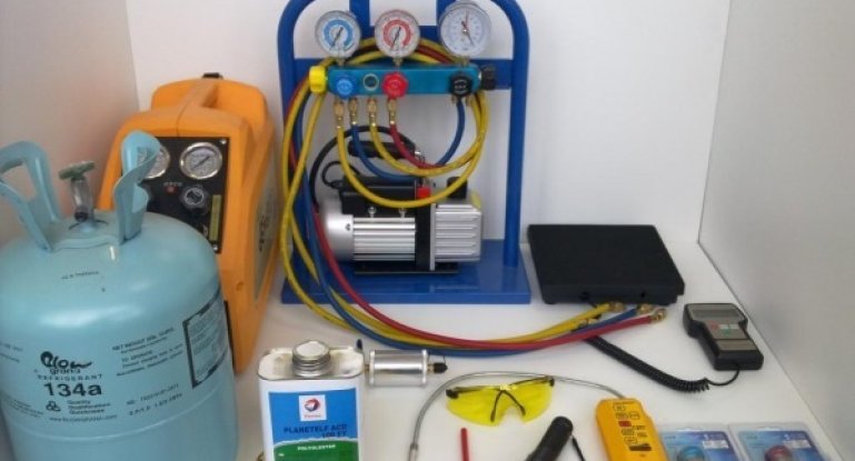 Оборудование для заправки автокондиционеров: станции, установки, наборы, аппараты Autech и иное