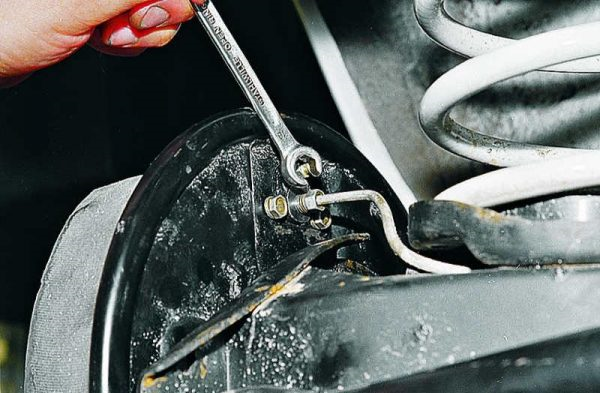 Как самостоятельно прокачать тормозную систему на ВАЗ 2107