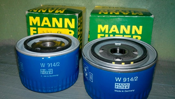 Меняем масло и фильтр на Лада Калина в гараже