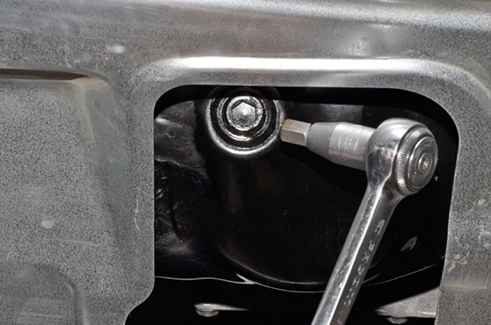 Меняем масло и фильтр на Лада Калина в гараже