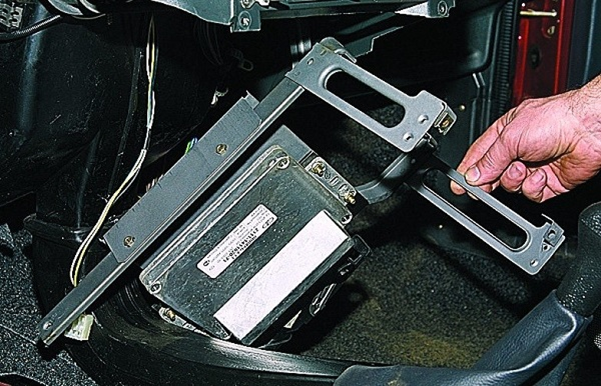 Меняем самостоятельно радиатор печки ВАЗ 2114