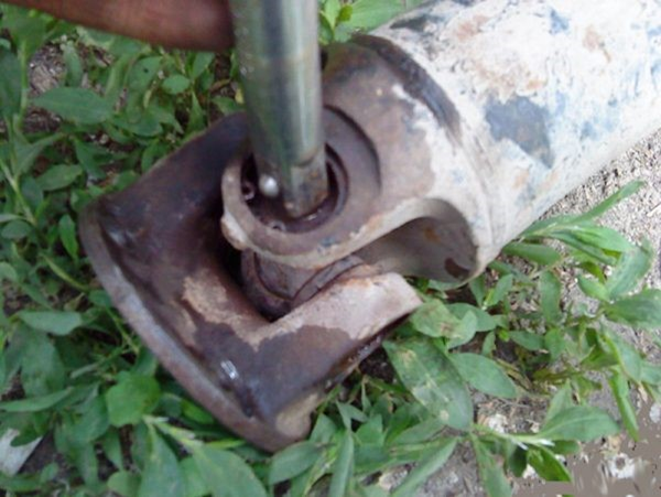 Как своими руками поменять крестовину кардана на ВАЗ 2107 Как своими руками поменять крестовину кардана на ВАЗ 2107