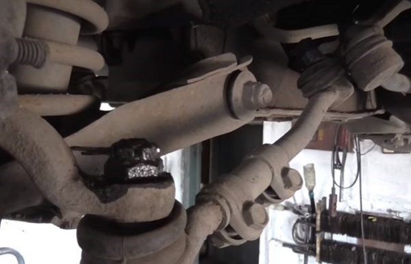 Неисправности и замена рулевых тяг ВАЗ 2107 в домашних условиях