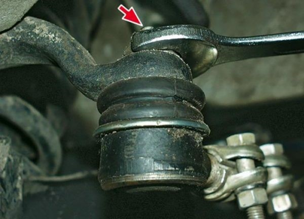 Неисправности и замена рулевых тяг ВАЗ 2107 в домашних условиях