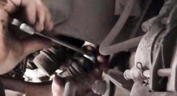 Неисправности и замена рулевых тяг ВАЗ 2107 в домашних условиях