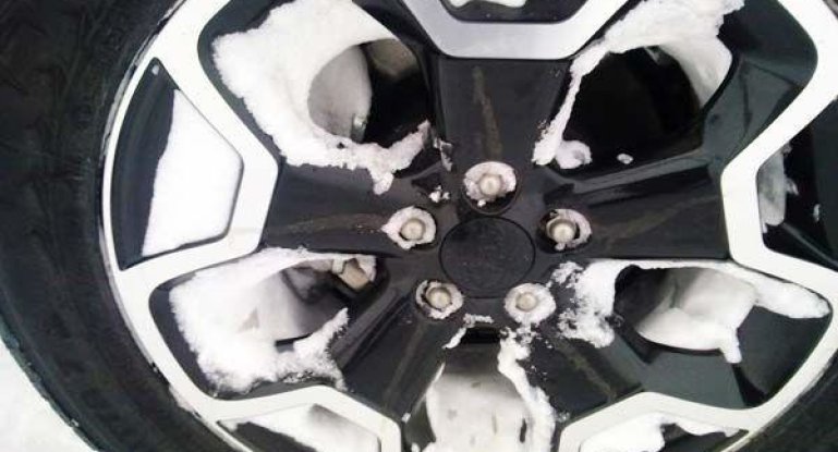 Что делать, если замерзли колодки ручника?