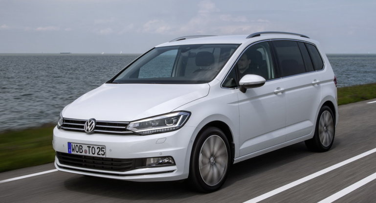 Замена масла в автомобиле Volkswagen Touran с автоматической КПП